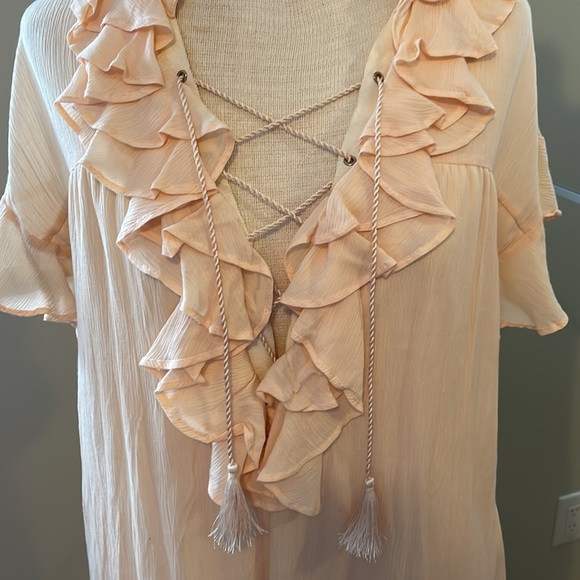 Dress in peach colour - Picture 2 of 5